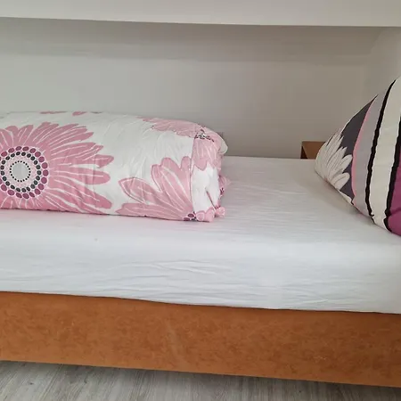 Schoene Maisonette Fuer Monteure In